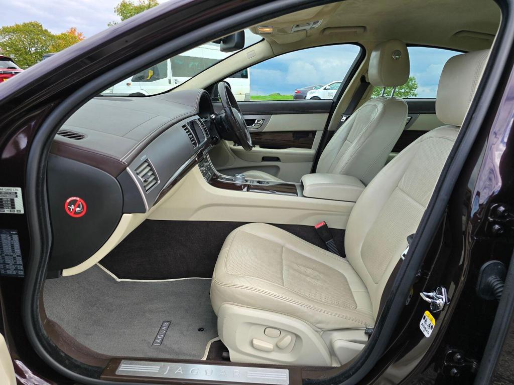 JAGUAR XF 3.0 d V6 Portfolio 2011