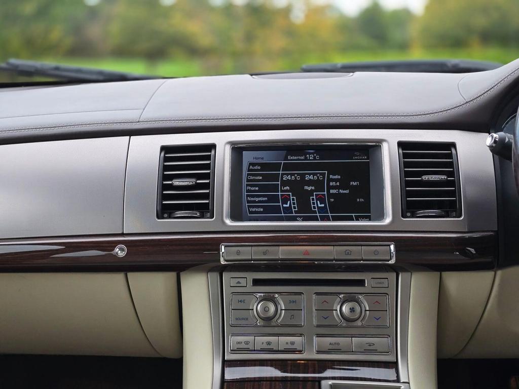 JAGUAR XF 3.0 d V6 Portfolio 2011