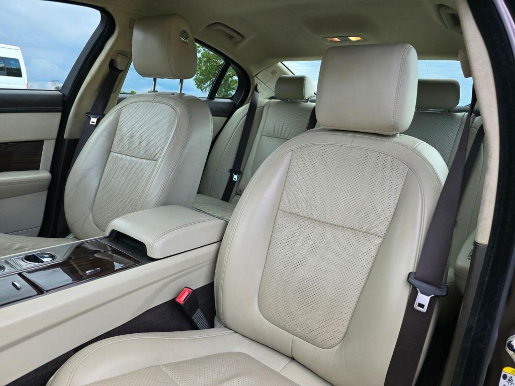 JAGUAR XF 3.0 d V6 Portfolio 2011