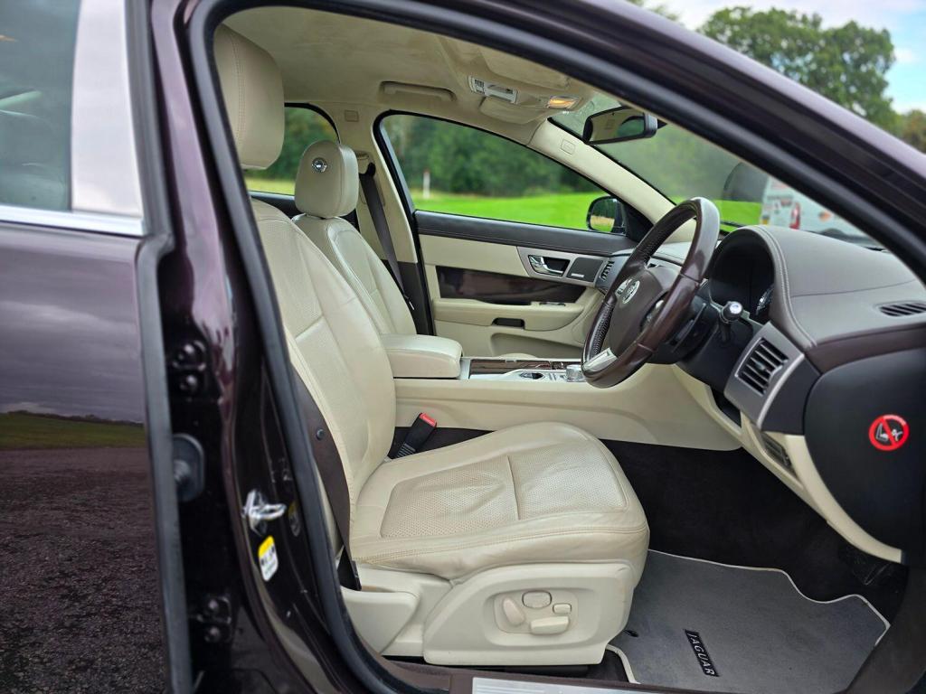 JAGUAR XF 3.0 d V6 Portfolio 2011