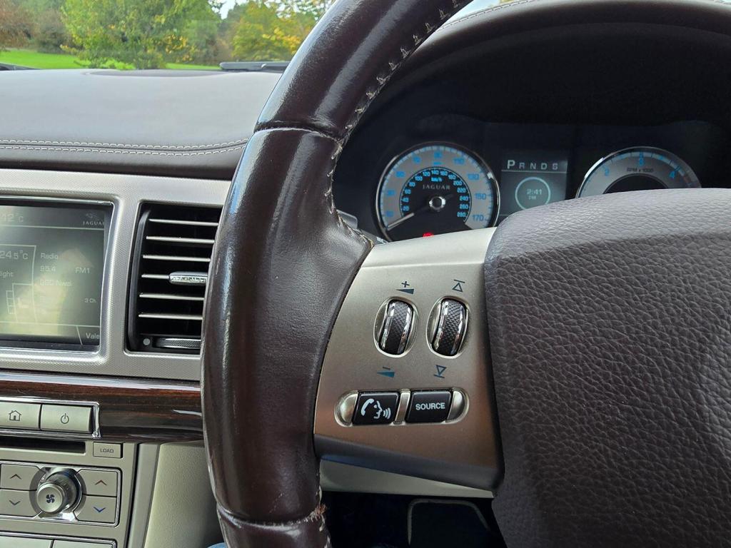 JAGUAR XF 3.0 d V6 Portfolio 2011