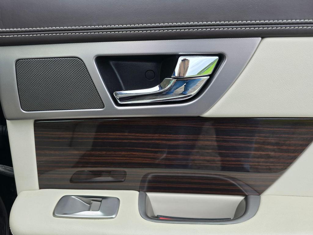 JAGUAR XF 3.0 d V6 Portfolio 2011