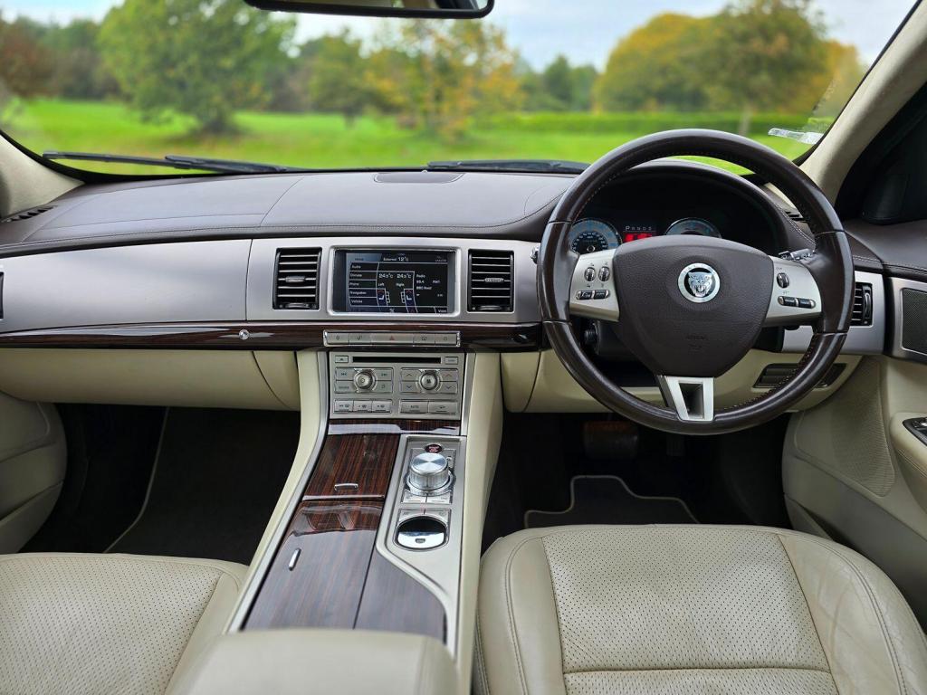 JAGUAR XF 3.0 d V6 Portfolio 2011