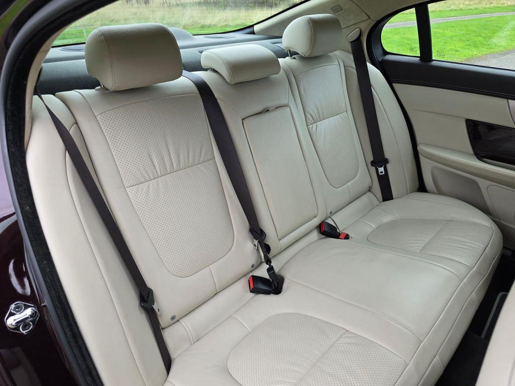 JAGUAR XF 3.0 d V6 Portfolio 2011