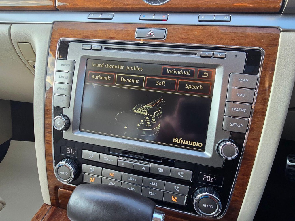 VOLKSWAGEN PHAETON 3.0 TDI CR V6 LWB 4Motion 2012