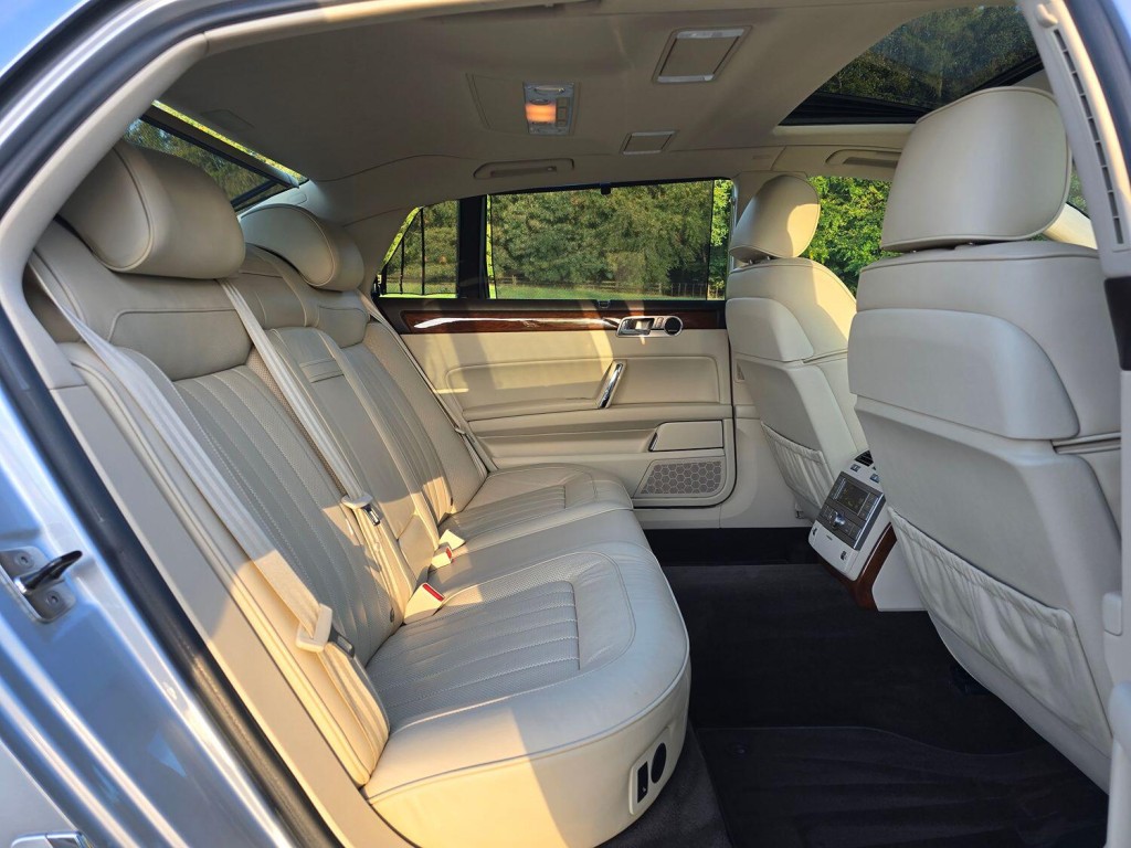 VOLKSWAGEN PHAETON 3.0 TDI CR V6 LWB 4Motion 2012