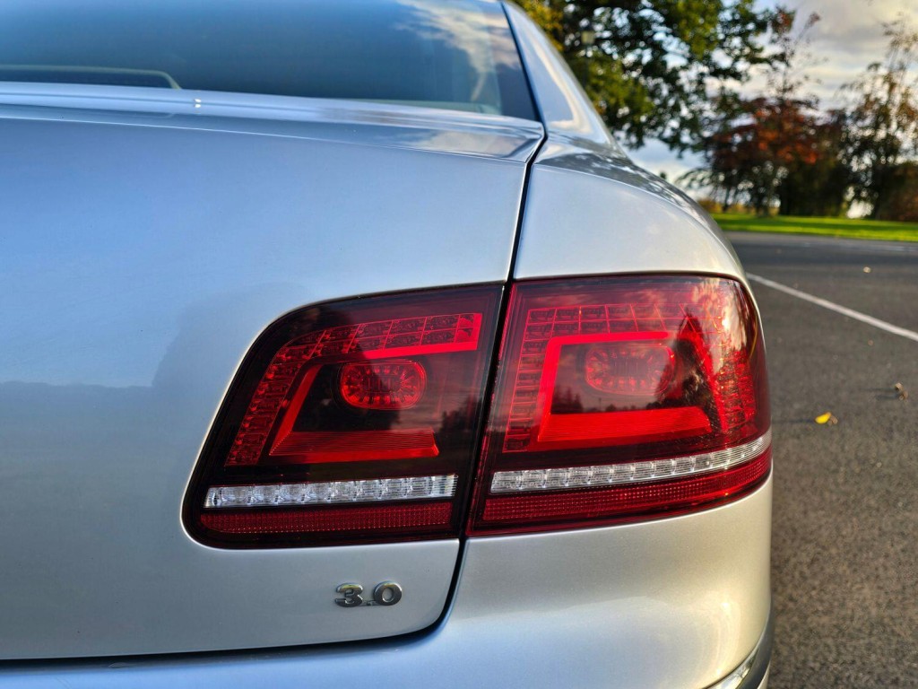 VOLKSWAGEN PHAETON 3.0 TDI CR V6 LWB 4Motion 2012