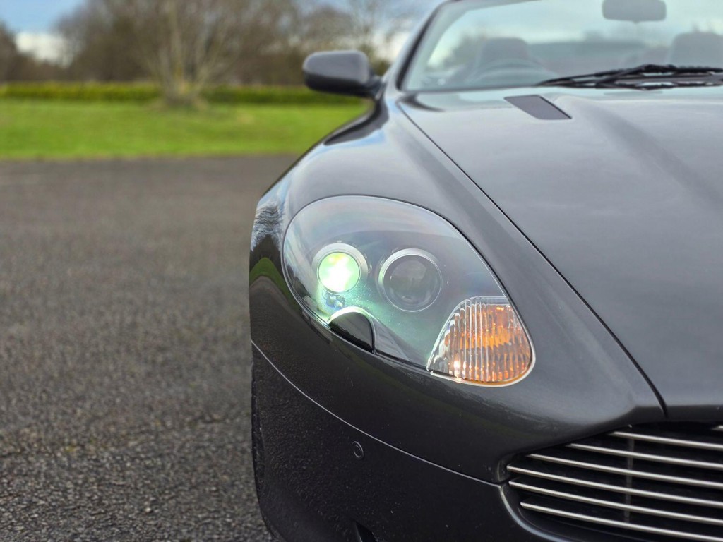 ASTON MARTIN DB9 5.9 2005