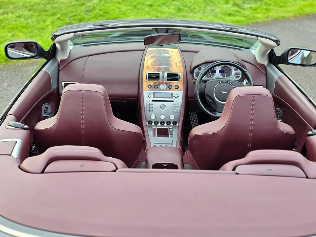 ASTON MARTIN DB9 5.9 2005