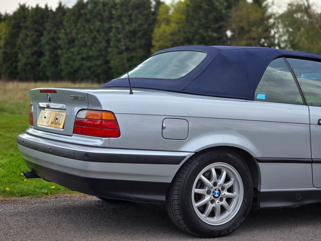 BMW 3 SERIES  1998