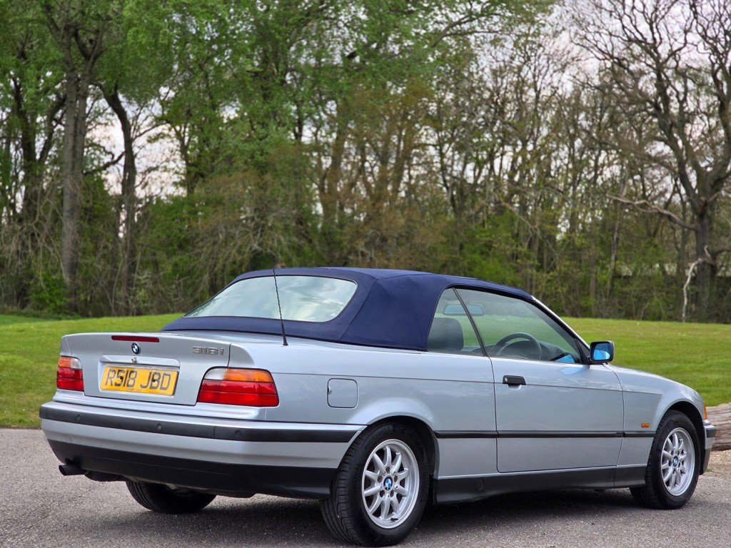 BMW 3 SERIES  1998