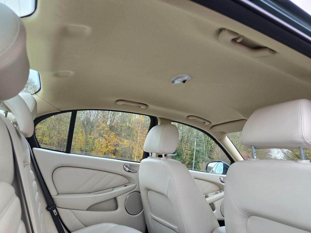 JAGUAR X-TYPE 2.2 D DPF SE 2009