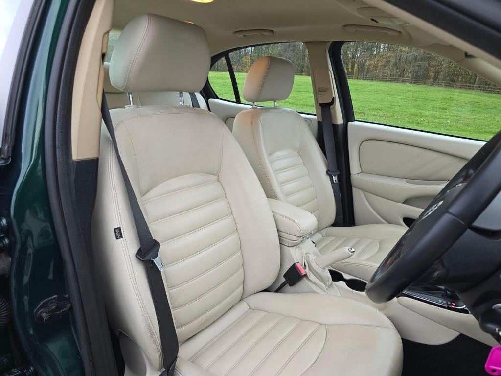 JAGUAR X-TYPE 2.2 D DPF SE 2009