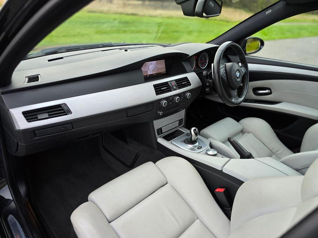 BMW M5 5.0 M5 Saloon 2008