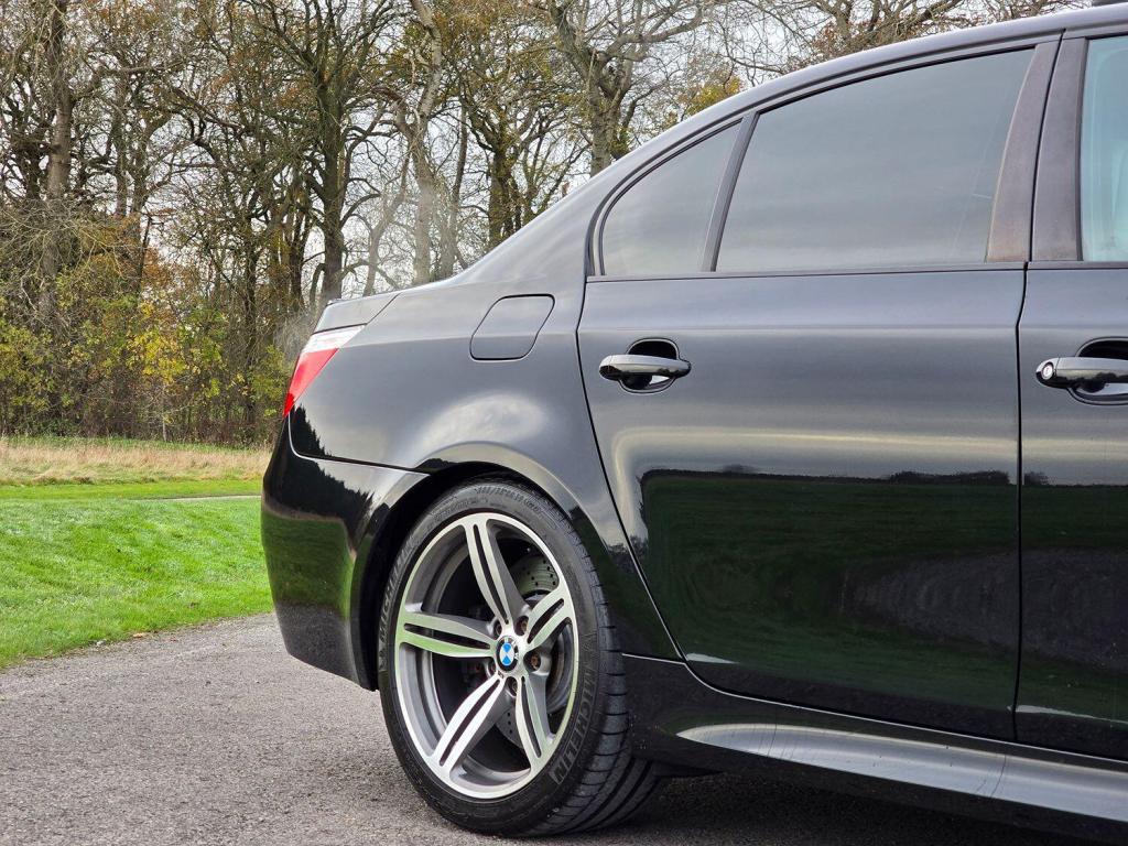 BMW M5 5.0 M5 Saloon 2008