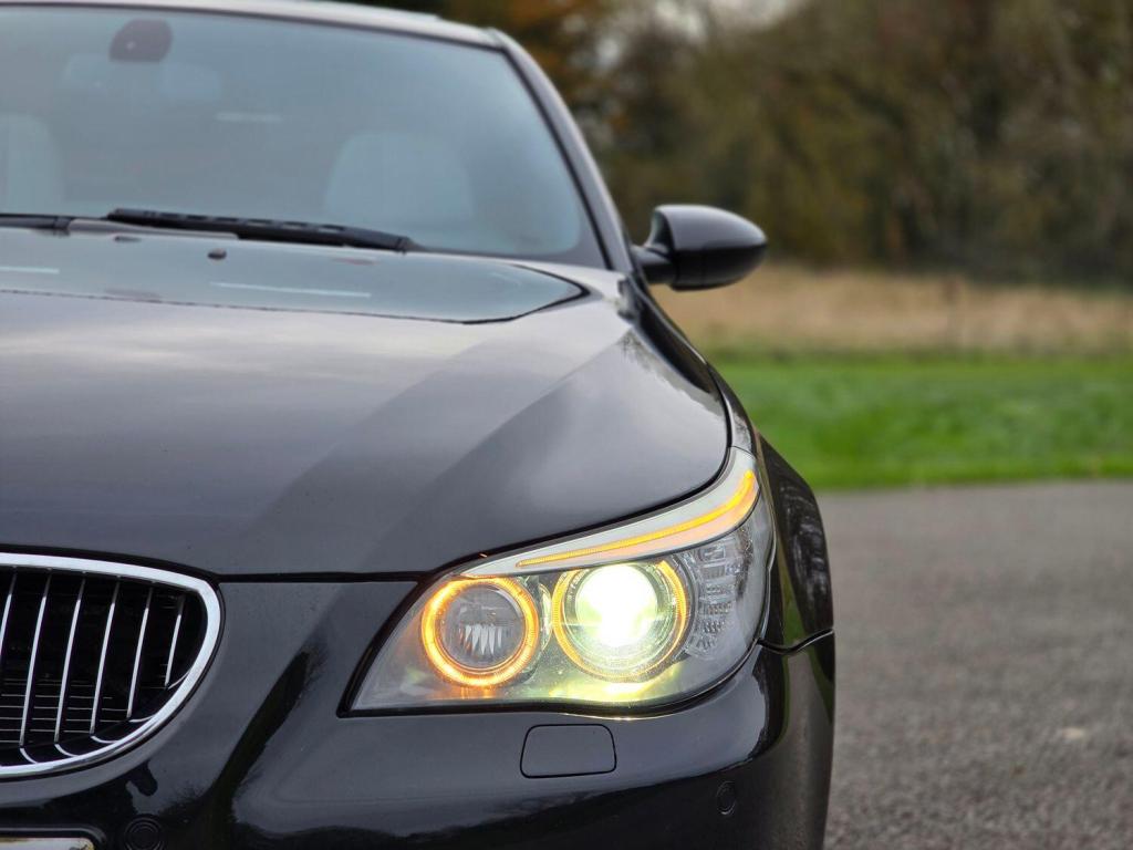 BMW M5 5.0 M5 Saloon 2008