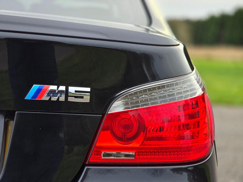 BMW M5 5.0 M5 Saloon 2008