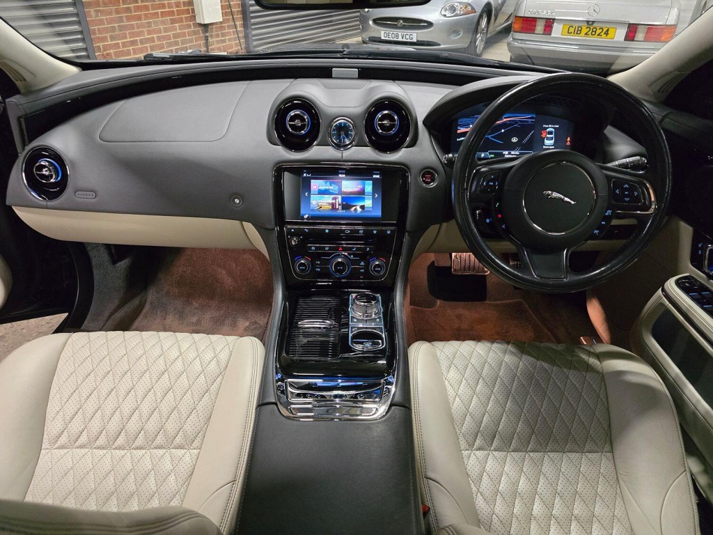 JAGUAR XJ 3.0 d V6 Autobiography 2016