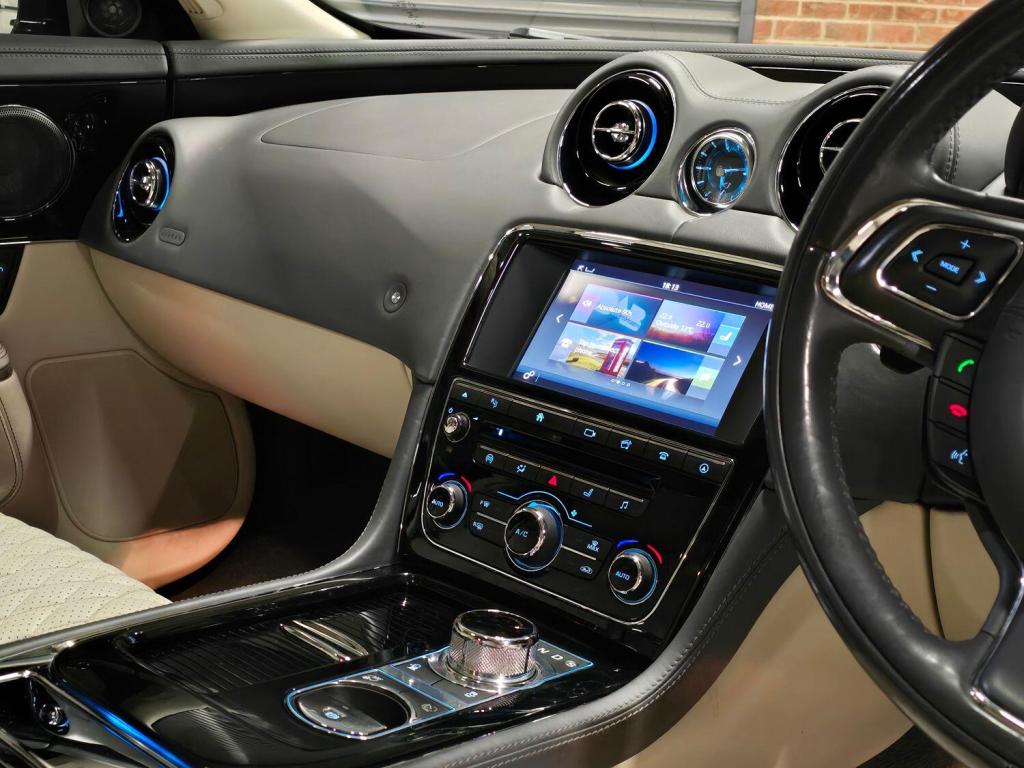 JAGUAR XJ 3.0 d V6 Autobiography 2016