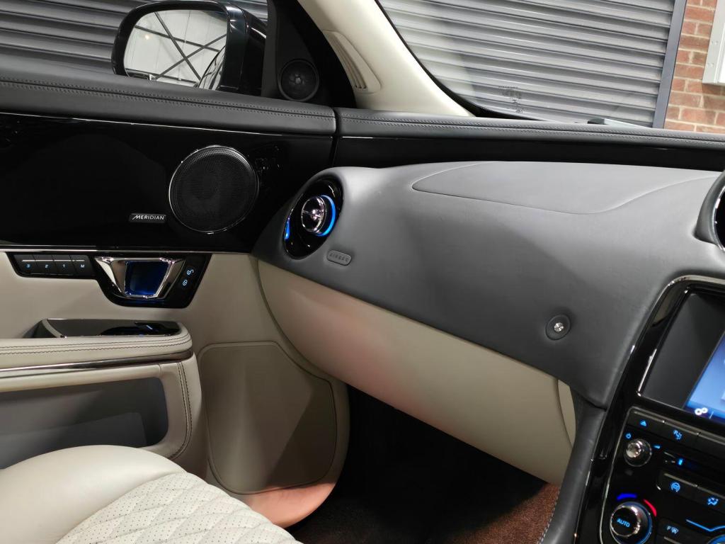 JAGUAR XJ 3.0 d V6 Autobiography 2016