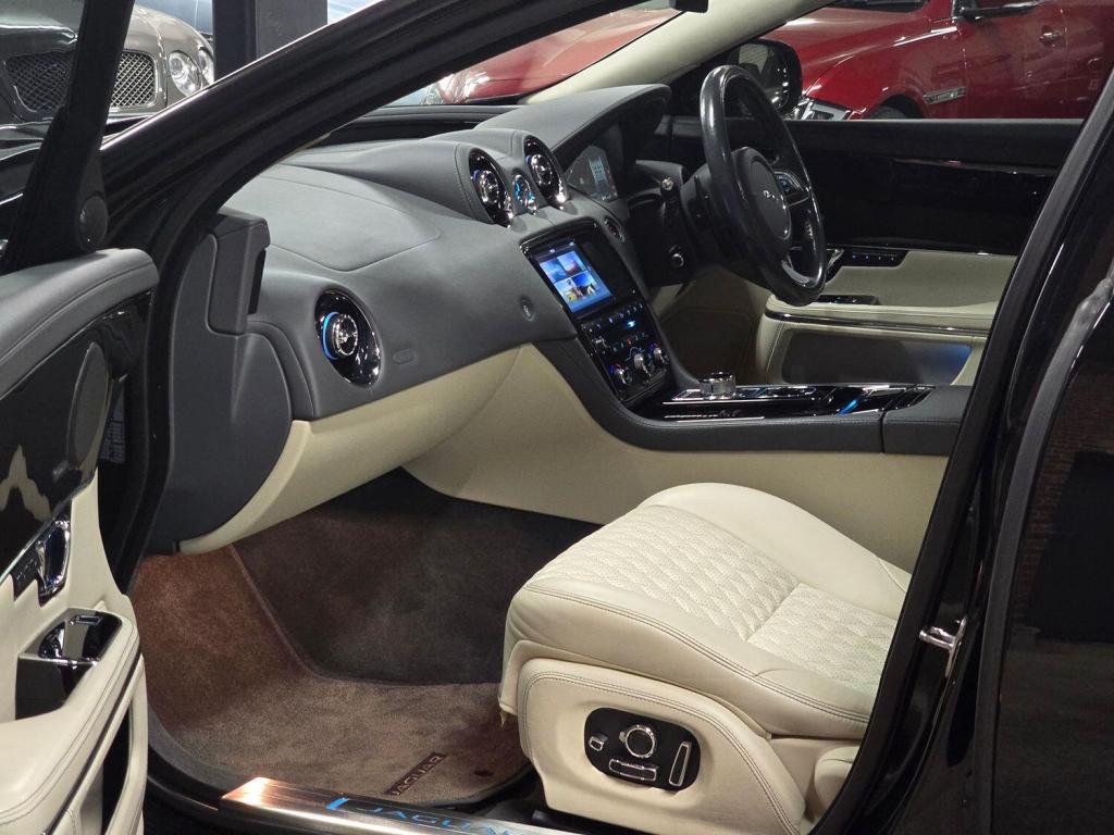 JAGUAR XJ 3.0 d V6 Autobiography 2016