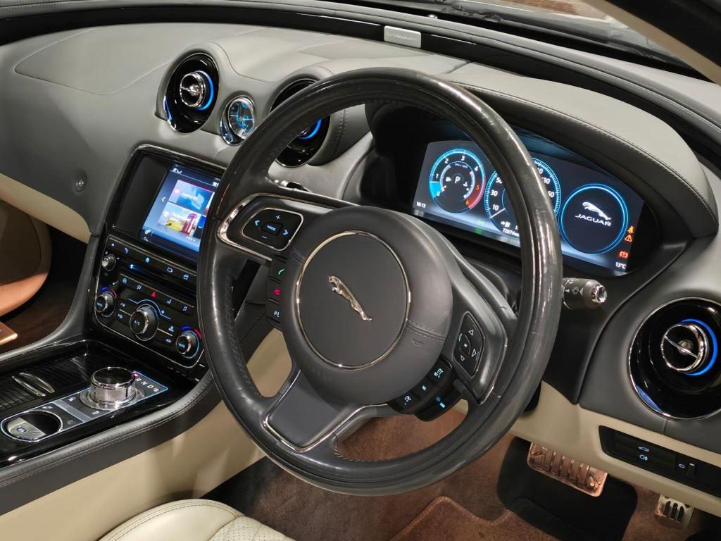 JAGUAR XJ 3.0 d V6 Autobiography 2016