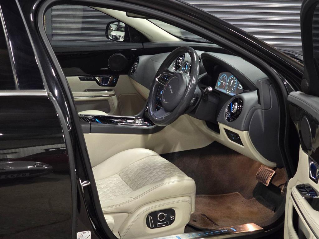 JAGUAR XJ 3.0 d V6 Autobiography 2016