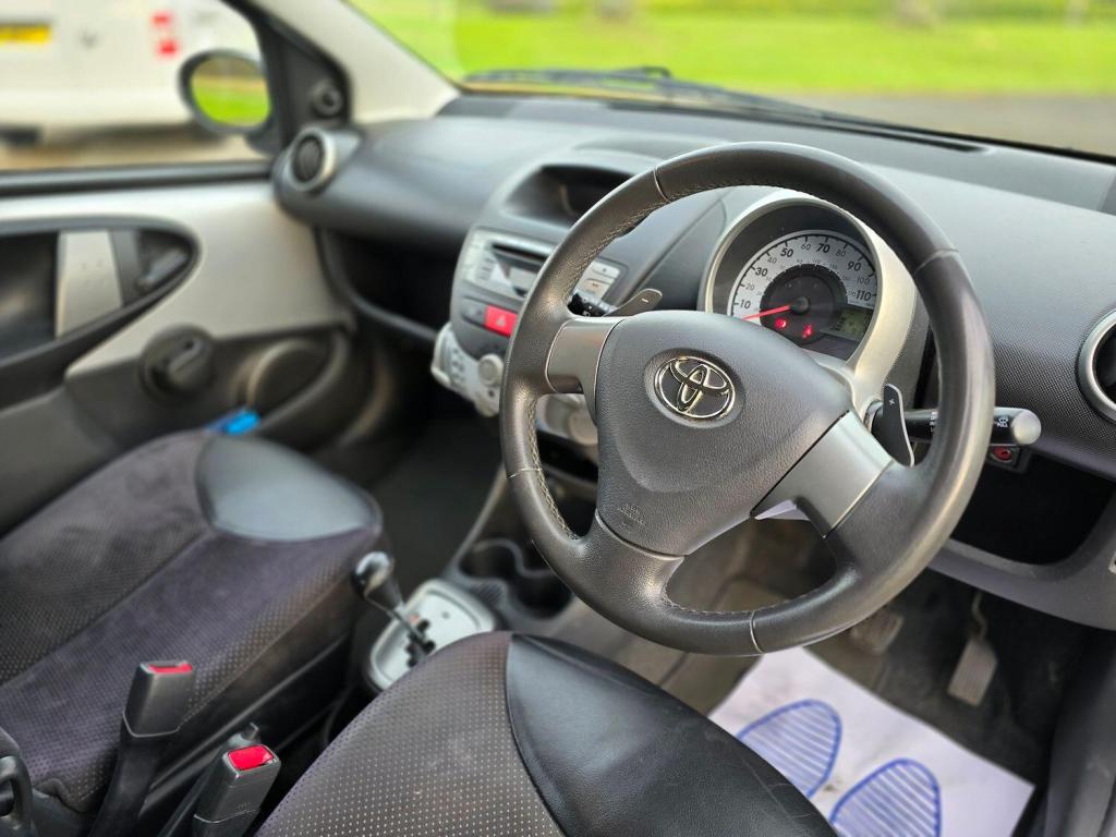 TOYOTA AYGO 1.0 VVT-i Ice 2012