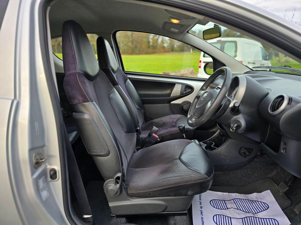 TOYOTA AYGO 1.0 VVT-i Ice 2012