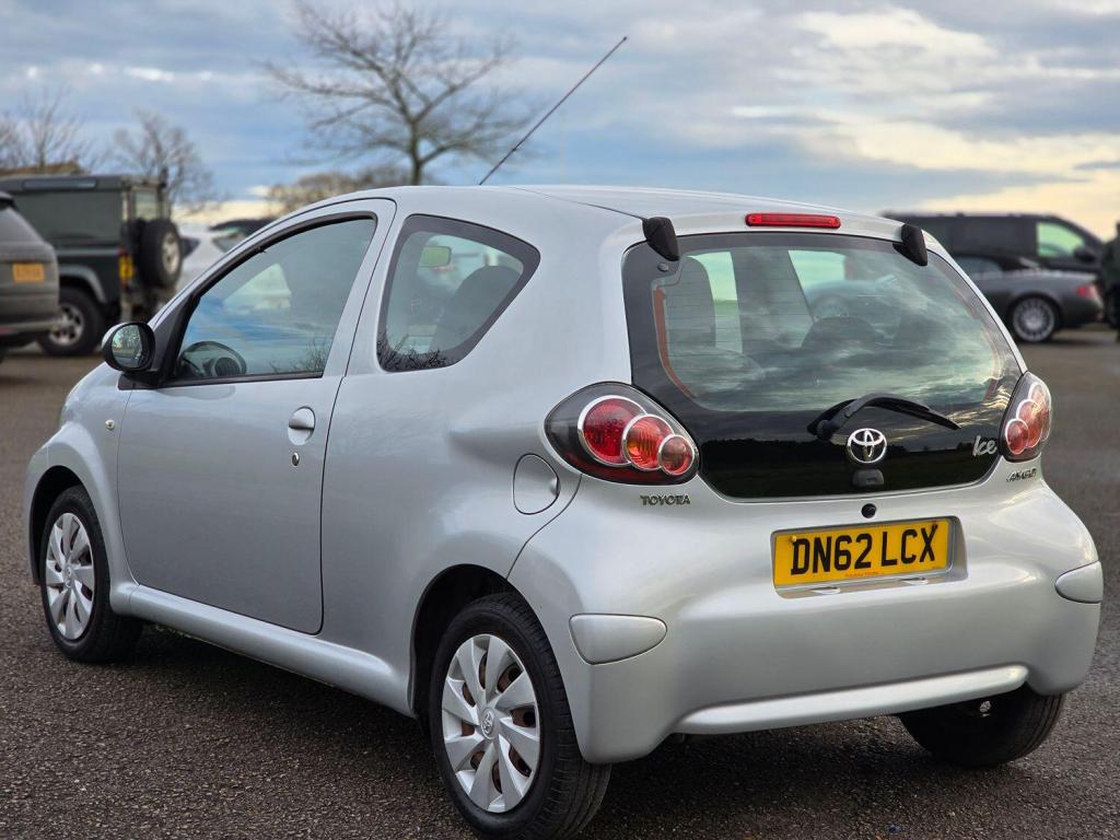 TOYOTA AYGO 1.0 VVT-i Ice 2012