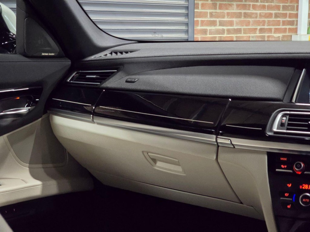 BMW 7 SERIES 3.0 730Ld SE Saloon 2013