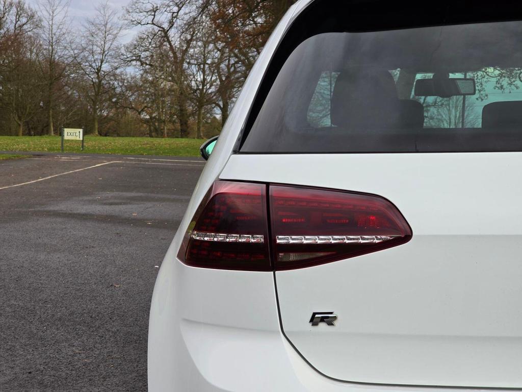 VOLKSWAGEN GOLF 2.0 TSI BlueMotion Tech R 2014