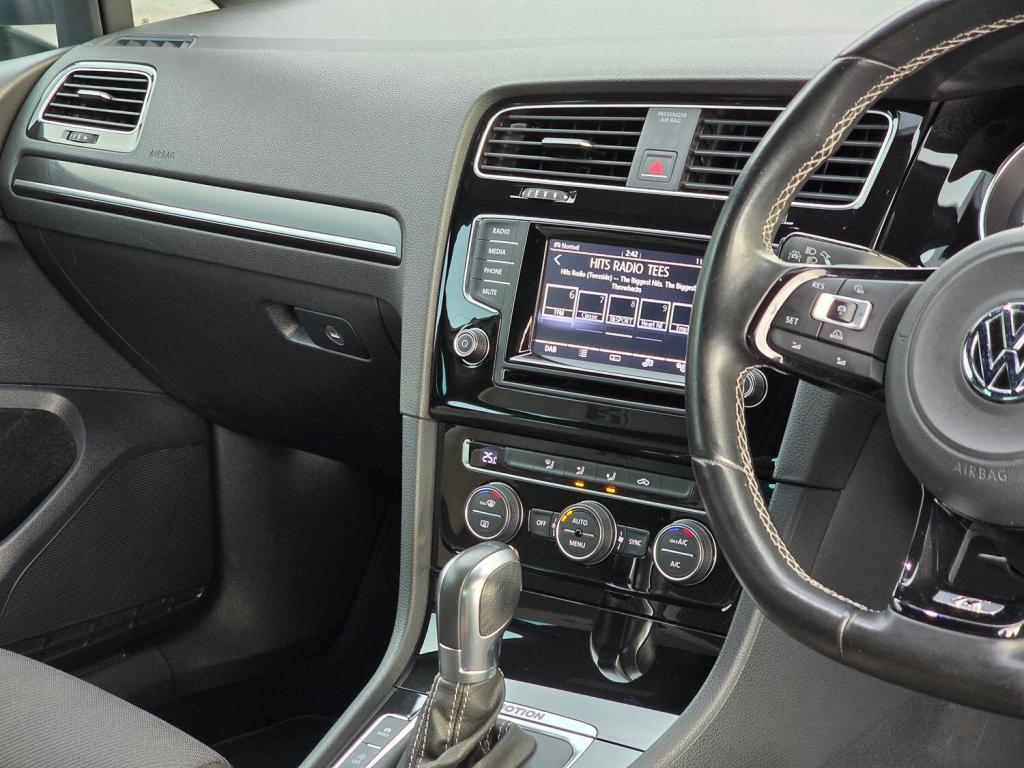 VOLKSWAGEN GOLF 2.0 TSI BlueMotion Tech R 2014
