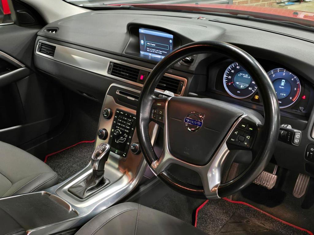 VOLVO V70 1.6 D2 ES 2013
