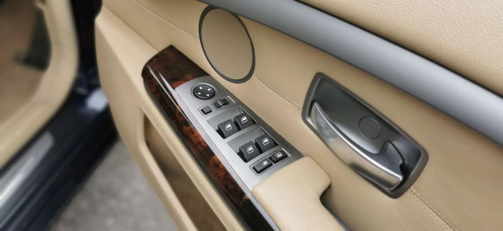 BMW 7 SERIES 6.0 760Li V12 2011