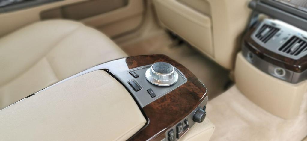 BMW 7 SERIES 6.0 760Li V12 2011