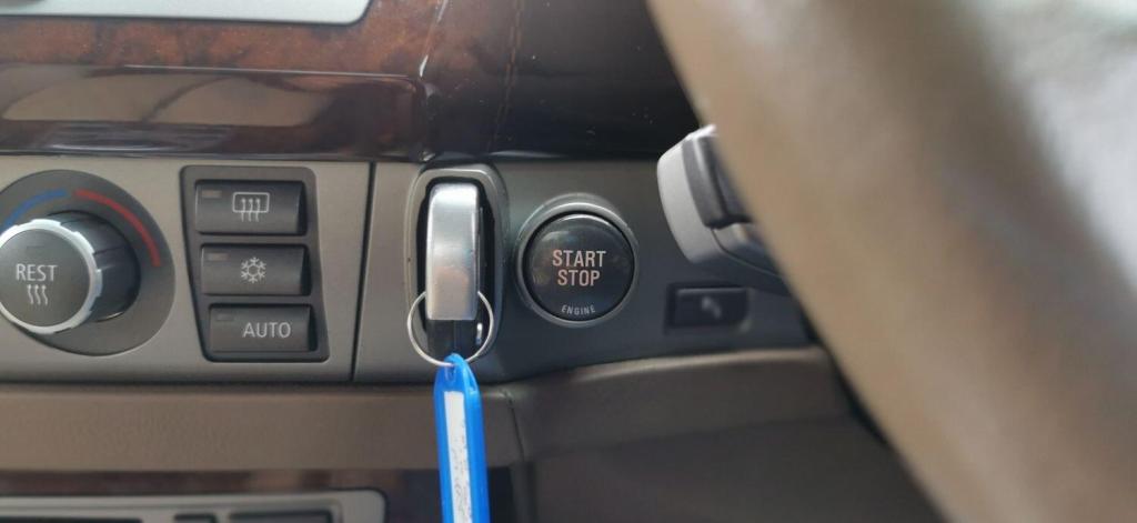 BMW 7 SERIES 6.0 760Li V12 2011