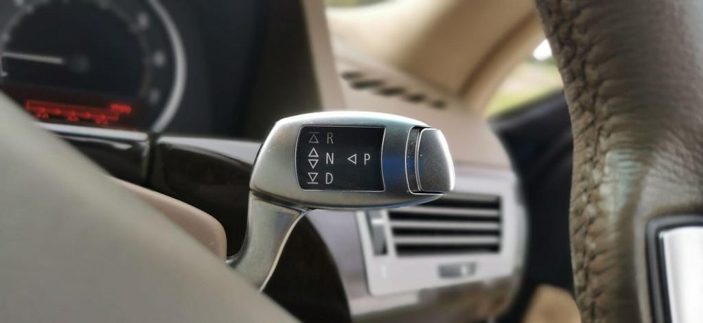 BMW 7 SERIES 6.0 760Li V12 2011