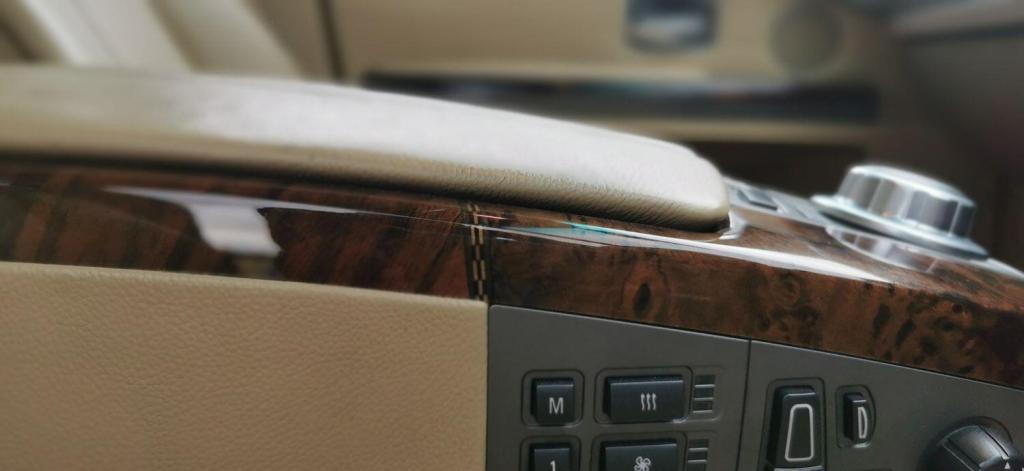 BMW 7 SERIES 6.0 760Li V12 2011