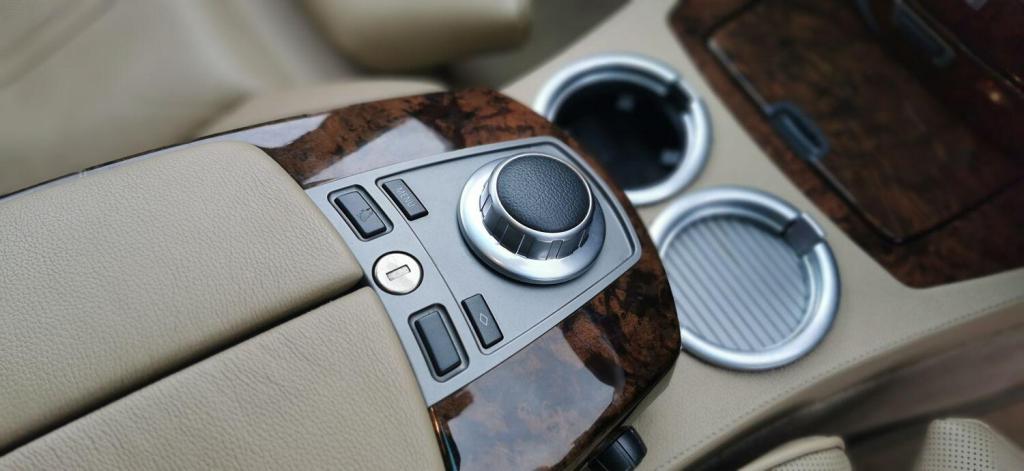 BMW 7 SERIES 6.0 760Li V12 2011