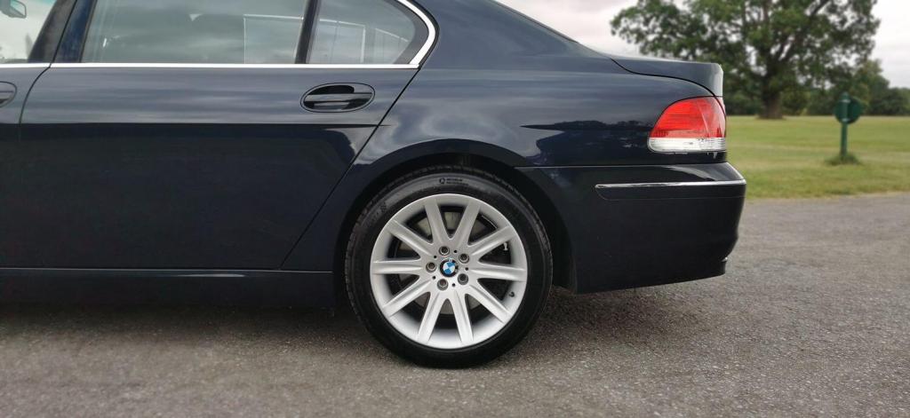 BMW 7 SERIES 6.0 760Li V12 2011
