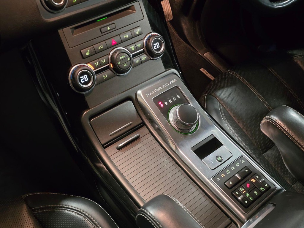 LAND ROVER RANGE ROVER SPORT 3.0 SD V6 HSE Luxury 2012