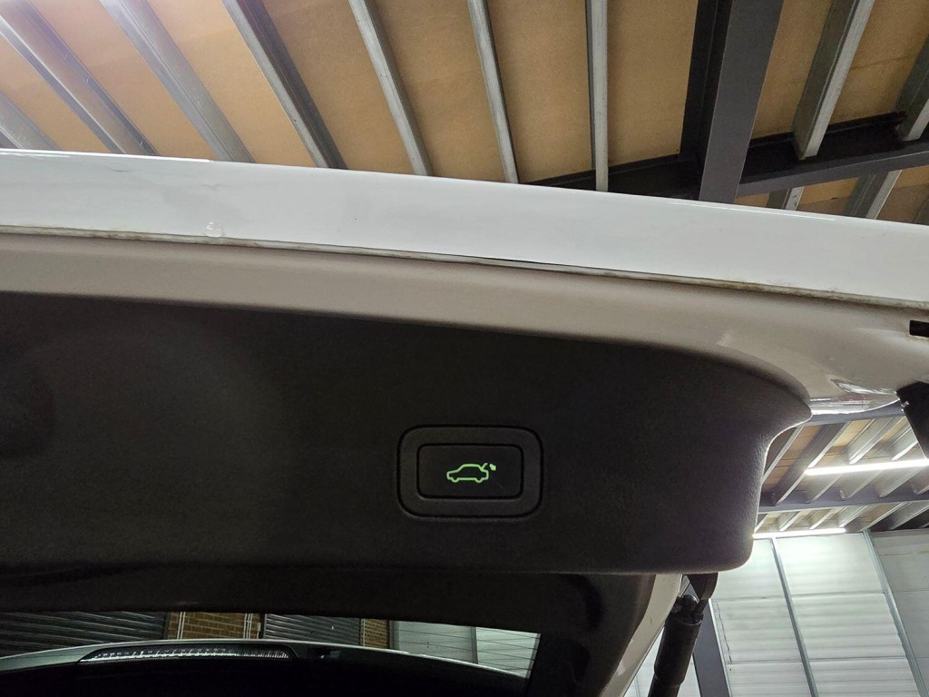 LAND ROVER RANGE ROVER SPORT 3.0 SD V6 HSE Luxury 2012