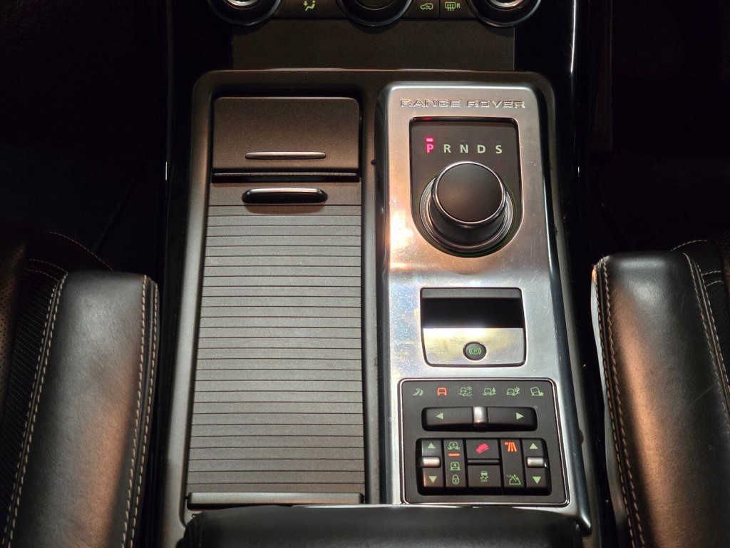 LAND ROVER RANGE ROVER SPORT 3.0 SD V6 HSE Luxury 2012