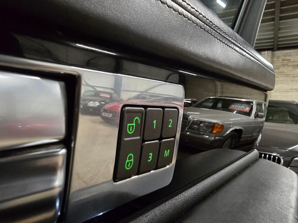 LAND ROVER RANGE ROVER SPORT 3.0 SD V6 HSE Luxury 2012