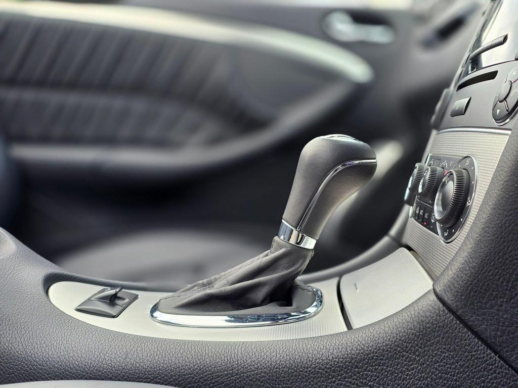 MERCEDES-BENZ CLK 3.0 CLK280 Sport 2006