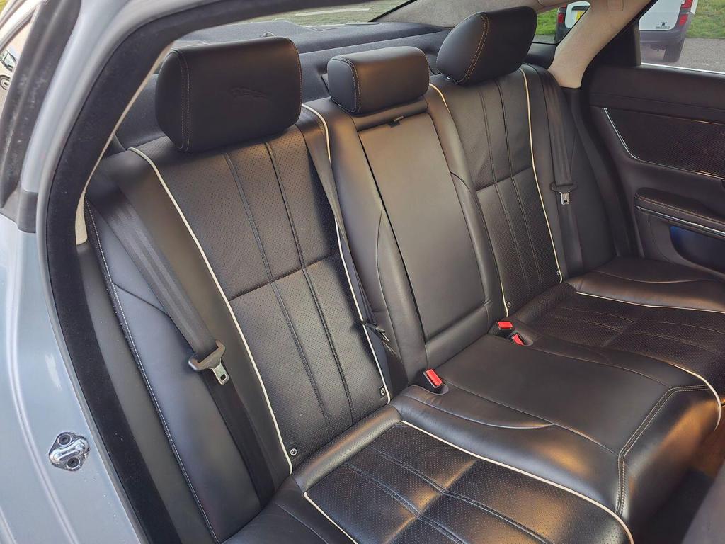 JAGUAR XJ 3.0 d V6 Portfolio 2010