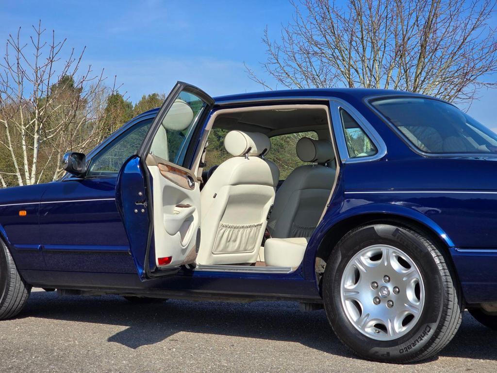 JAGUAR XJ 4.0 Sovereign 2001