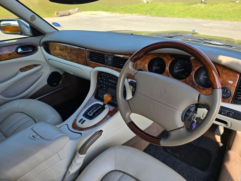 JAGUAR XJ 4.0 Sovereign 2001