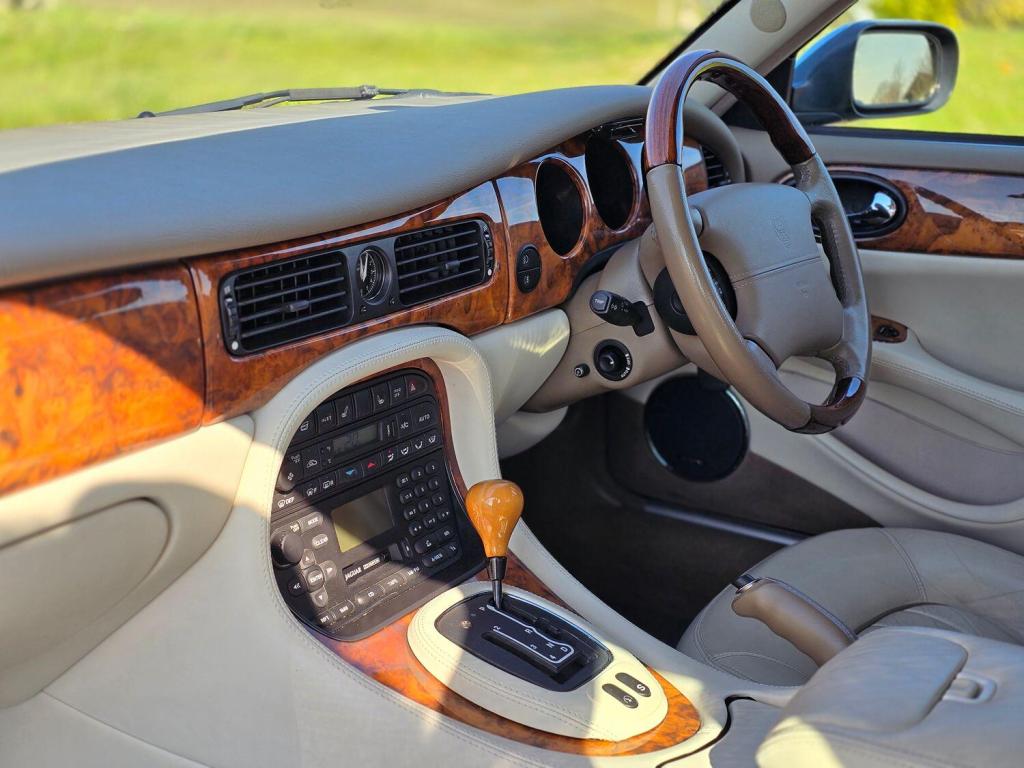 JAGUAR XJ 4.0 Sovereign 2001